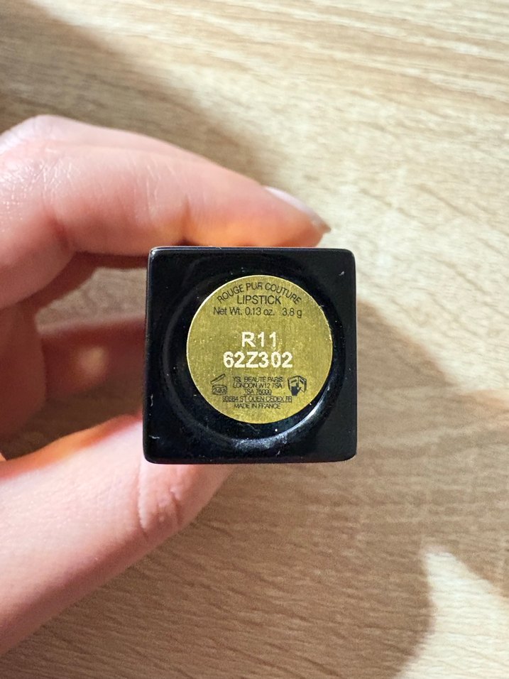 Yves Saint Laurent  Kırmızı Ruj - Görsel 2