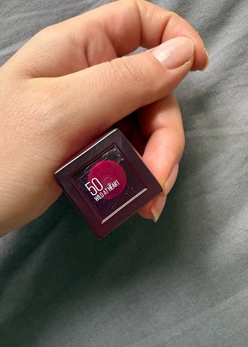 Maybelline Superstay Kırmızı Parlak Ruj - Görsel 3