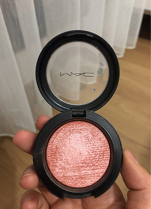 MAC MAC FAIRLY PRECIOUS EXTRA DIMENSION BLUSH iki üç kere kullanıldı