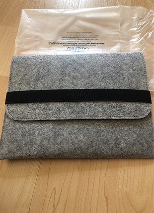 Shisedo keçe gri tablet çantası