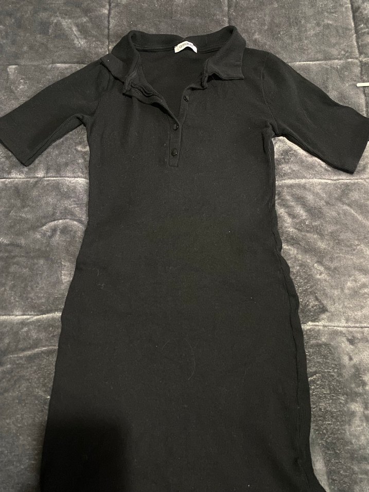 Düğmeli Siyah Kısa Kollu Midi Elbise - Görsel 3