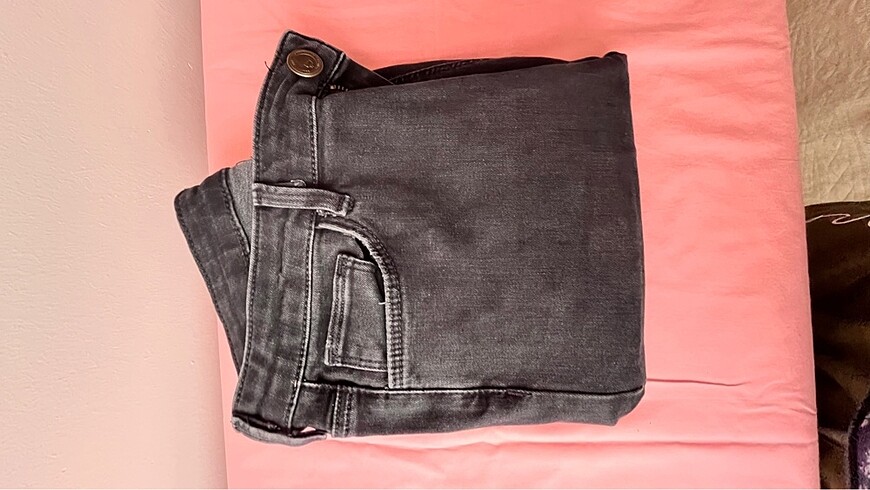 29 Beden siyah Renk Jeanss