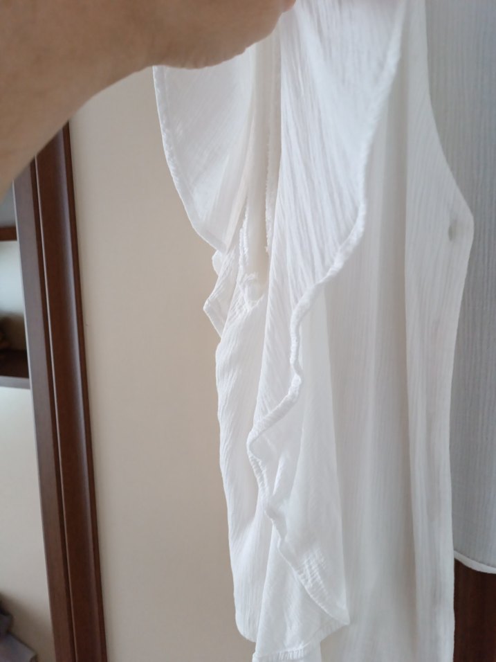 Beyaz V Yakalı Bol Kesim Kadın Bluz - Görsel 4