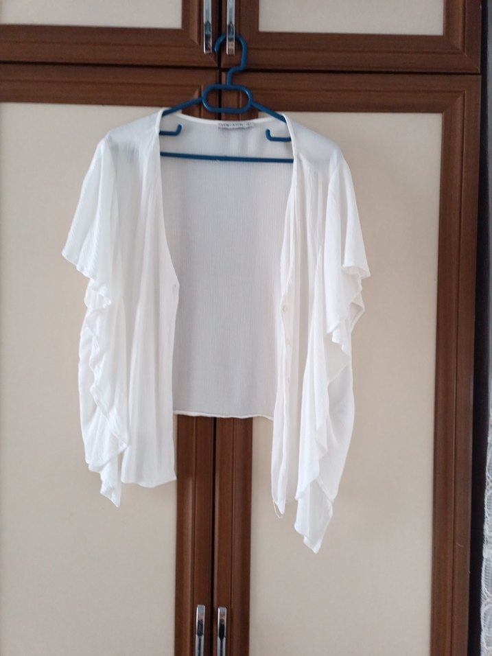 Beyaz V Yakalı Bol Kesim Kadın Bluz - Görsel 3