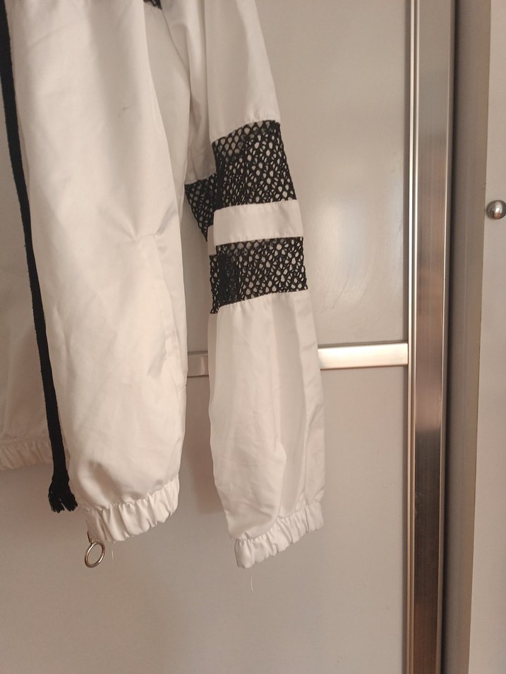 Beyaz Kısa Spor Kadın eşofman üstü - Görsel 4