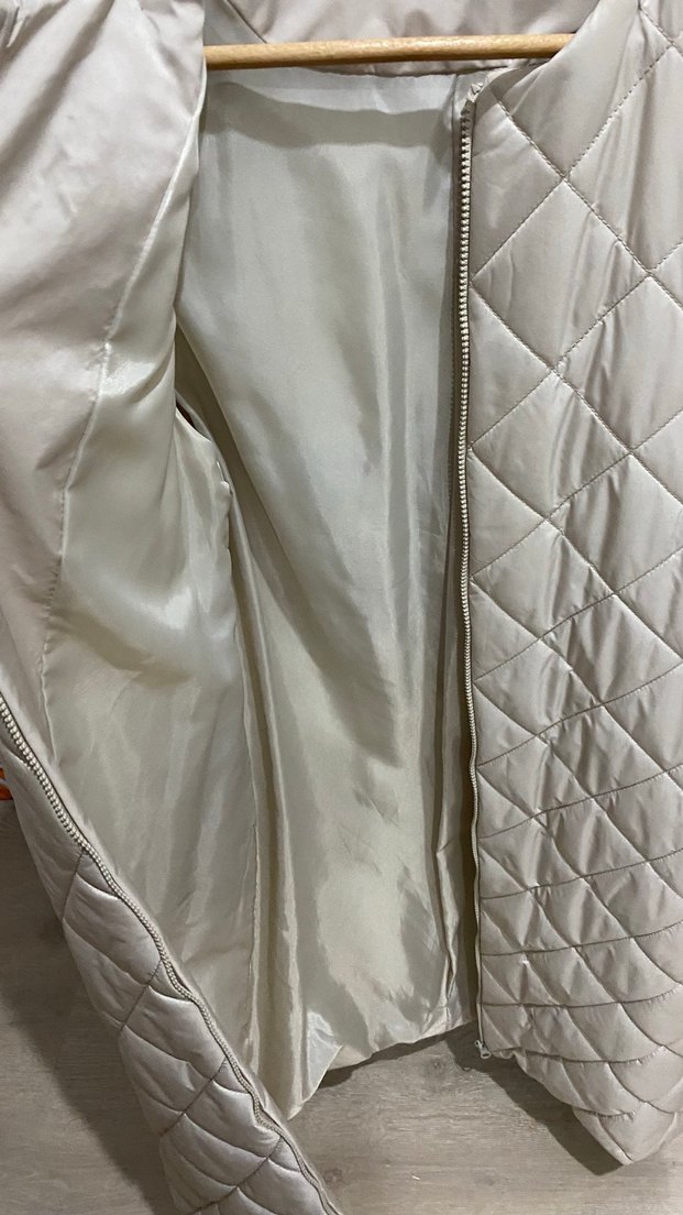 Beyaz Kapitone Fermuarlı Kadın Yelek - Görsel 4