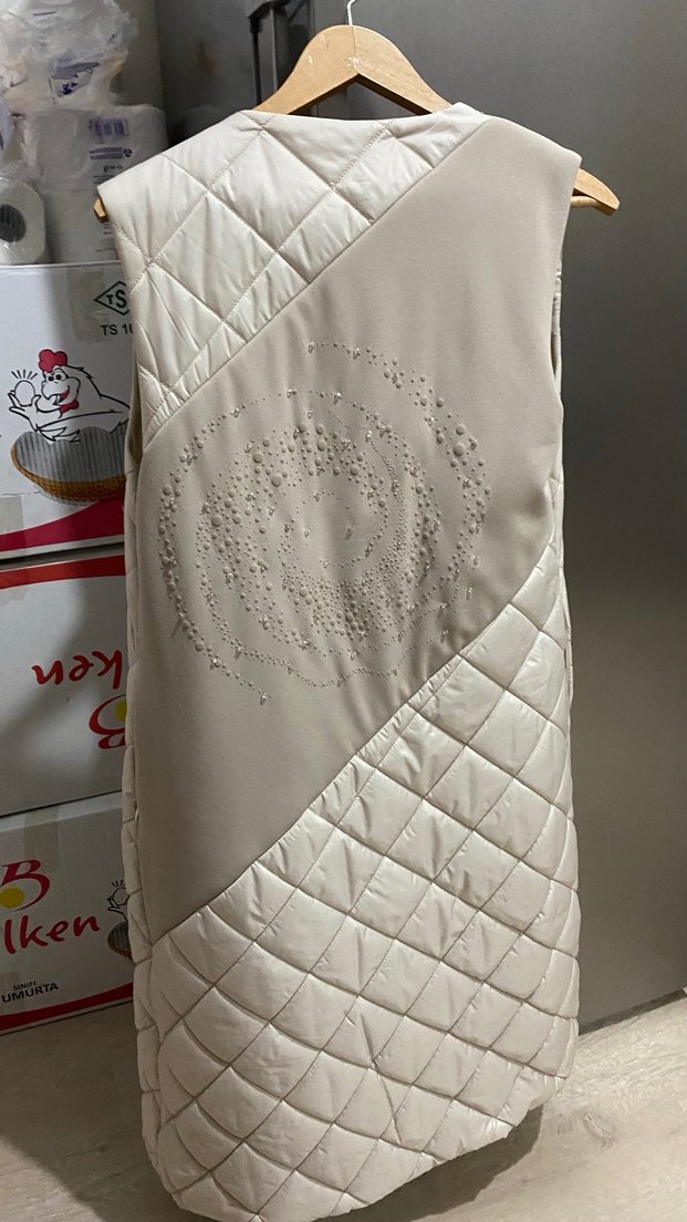 Beyaz Kapitone Fermuarlı Kadın Yelek - Görsel 2