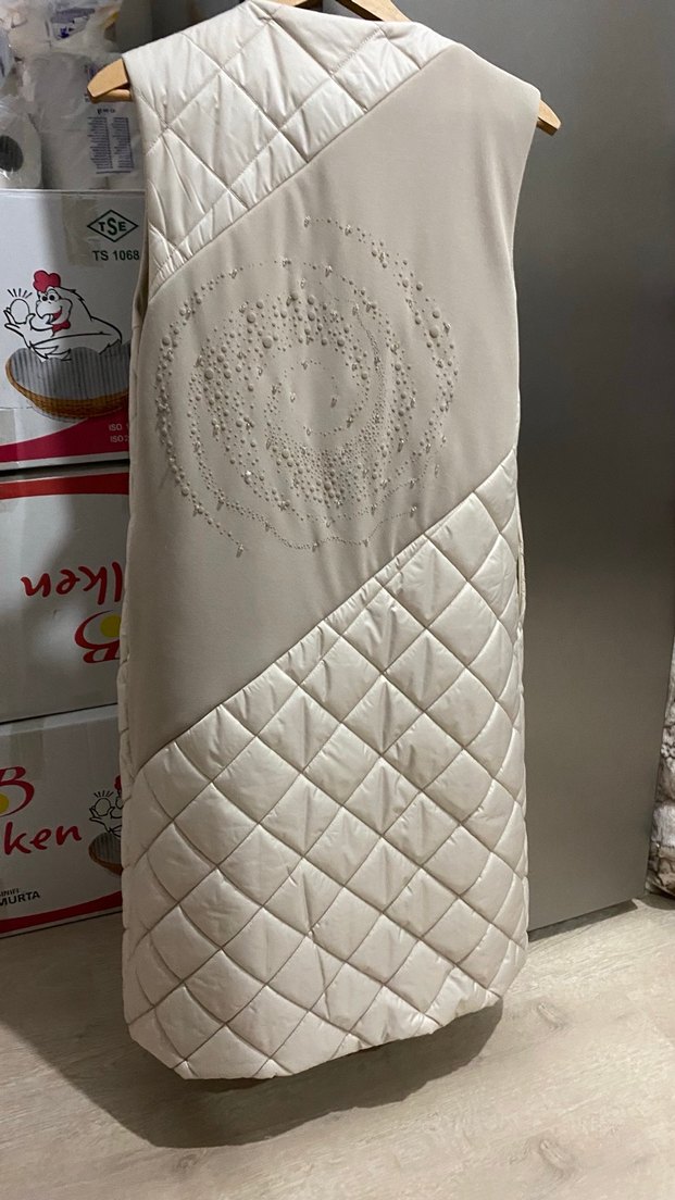 Beyaz Kapitone Fermuarlı Kadın Yelek - Görsel 3