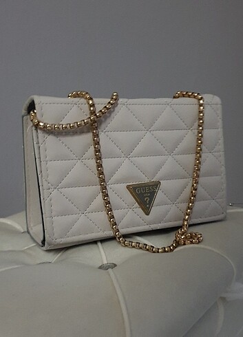 Prada çanta