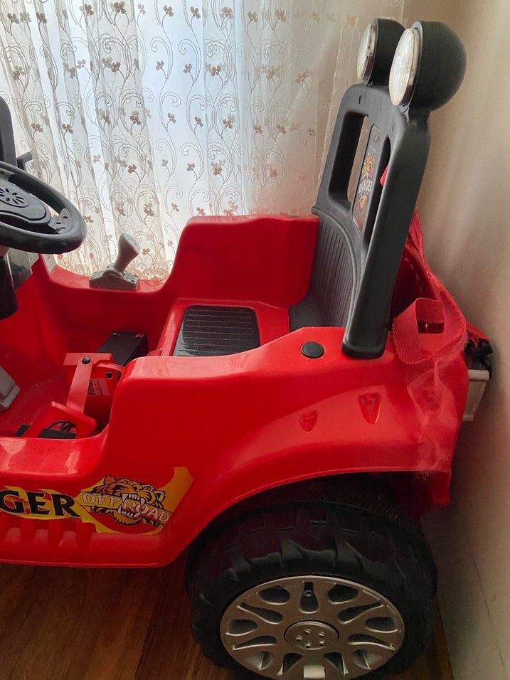 Kırmızı Elektrikli Çocuk Araba - Görsel 2