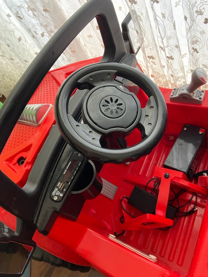 Kırmızı Elektrikli Çocuk Araba - Görsel 4