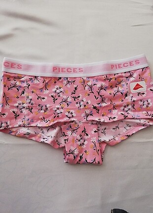 Pieces 