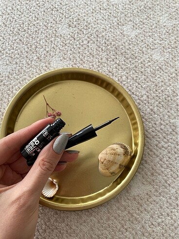 Likit eyeliner