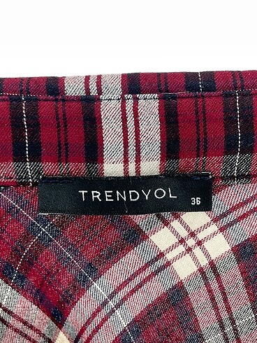 36 Beden çeşitli Renk Trendyol & Milla Gömlek %70 İndirimli.