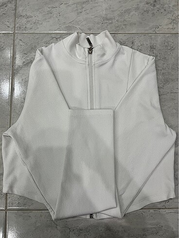ambar fitilli görünümlü fermuarlı uzun kollu crop bluz