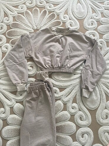 Bershka takım yeni sayılır