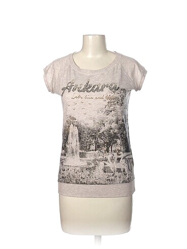 LC Waikiki T-shirt %70 İndirimli.
