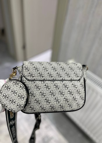 Zincir Detaylı Beyaz Yılan Desenli Kadın Çanta - Görsel 2