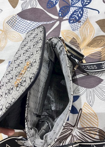 Zincir Detaylı Beyaz Yılan Desenli Kadın Çanta - Görsel 6