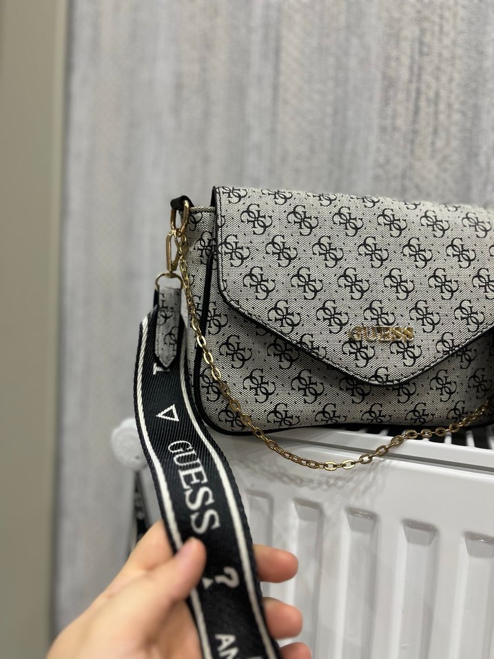 Zincir Detaylı Beyaz Yılan Desenli Kadın Çanta - Görsel 5