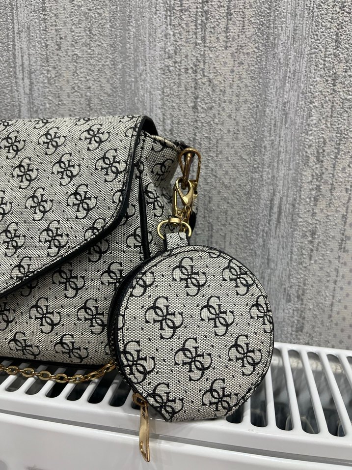 Zincir Detaylı Beyaz Yılan Desenli Kadın Çanta - Görsel 3