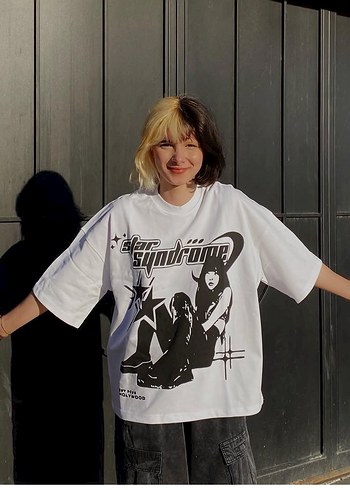 Beyaz Rock Punk Baskılı Oversize Tişört