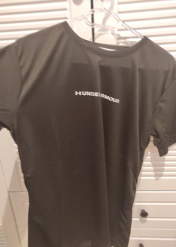 UNDERAMOUR  Siyah Baskılı Kısa Kollu Tişört - Görsel 2