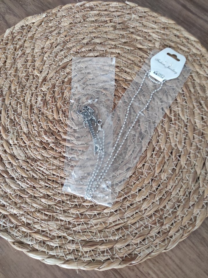 Uzun Zincirli Gitar Figürlü unisex Kolye - Görsel 3