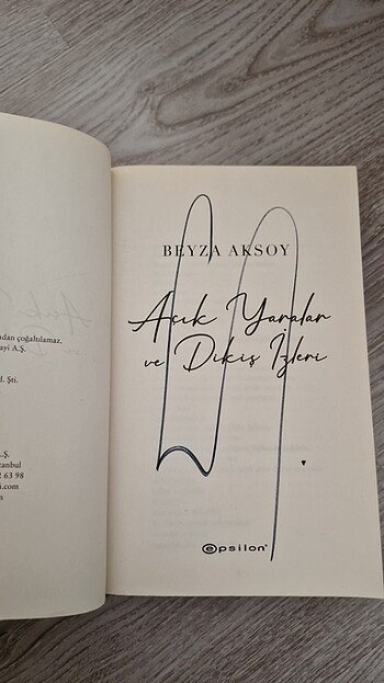 AÇIK YARALAR VE DİKİŞ İZLERİ (İLK BASKI) (KARTON KAPAK VE İMZALI - Görsel 4