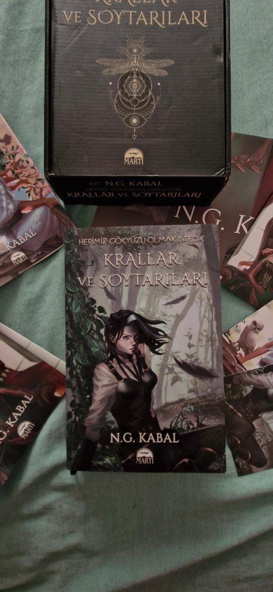 N.G. Kabal - Krallar ve Soytarıları Roman Seti - Görsel 2