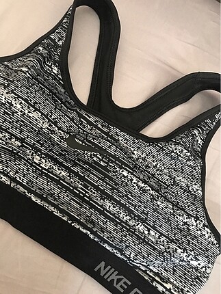 Nike Sporcu Sütyeni
