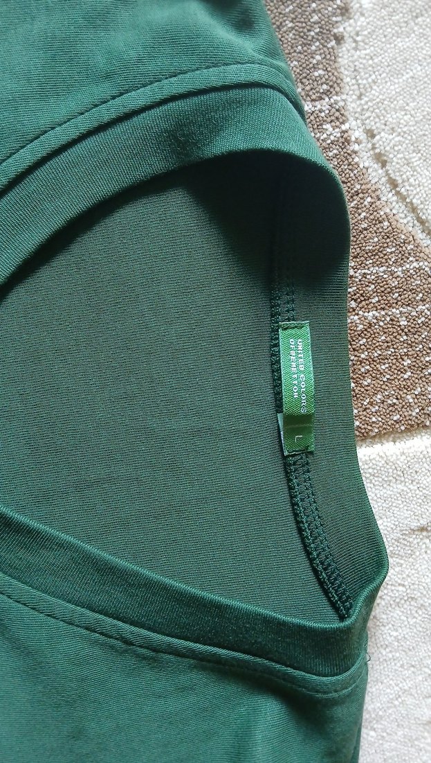 Yeşil V yaka bayan tişört - Görsel 3