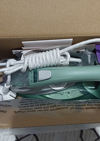 Philips Yeşil Gri Buharlı Ütü - Görsel 2