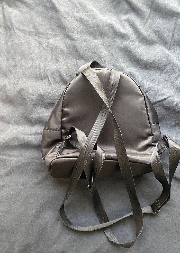 h&m küçük sırt çantası - Görsel 2