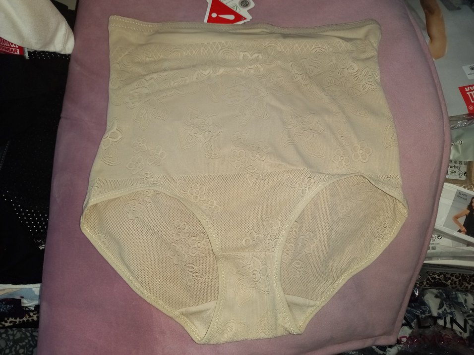 Bej Dantel Desenli Hemşire Korsesi - Görsel 2