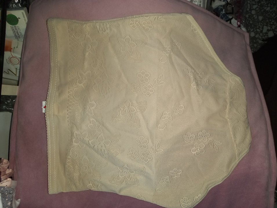 Bej Dantel Desenli Hemşire Korsesi - Görsel 4