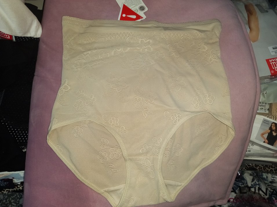 Bej Dantel Desenli Hemşire Korsesi - Görsel 3