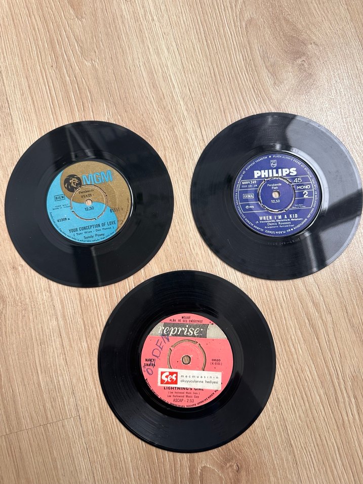 Üç Adet Yabancı 45'lik Plak yüksek kondisyon - Görsel 2