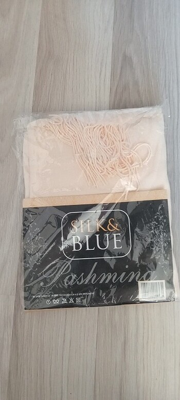 Diğer SILK & BLUE PASHMINA ŞAL DAHA HİÇ AÇILMADI