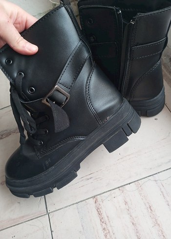 32 kız çocuk Siyah Deri Rock Punk Bot - Görsel 2