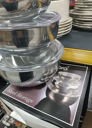 Diğer 3 lü saklama kabı metaldir 