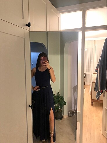 38 Beden Forever new iki tarafı yırtmaçlı kemerli elbise