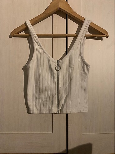 Fermuarlı askılı crop top
