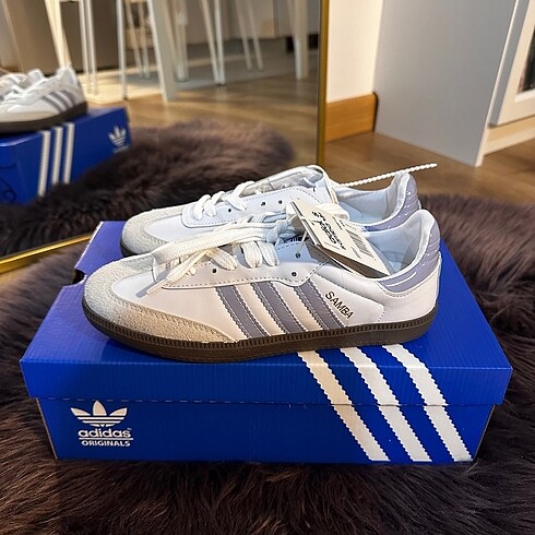 39 Beden beyaz Renk Adidas Samba beyaz simli bebe mavisi 39 numara