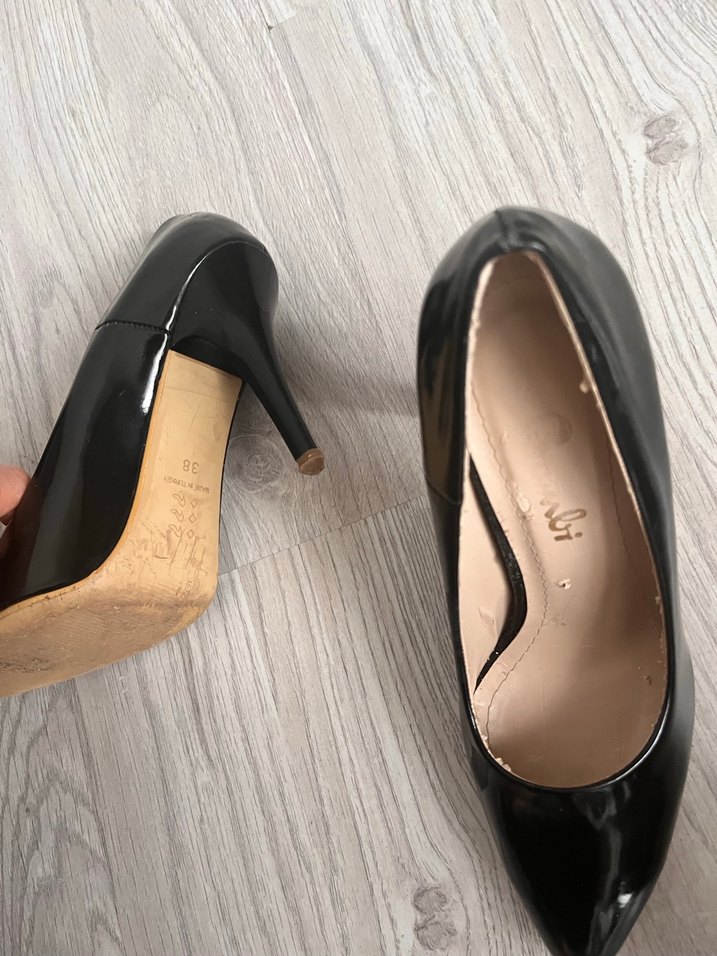 Kadın Siyah Parlak Rugan Stiletto Topuklu Ayakkabı - Görsel 4