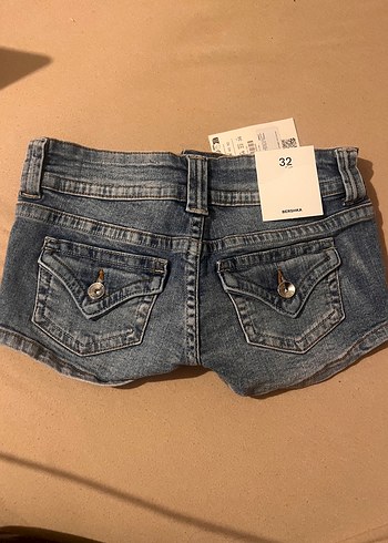 32 Beden Bershka mini kot şort xxs