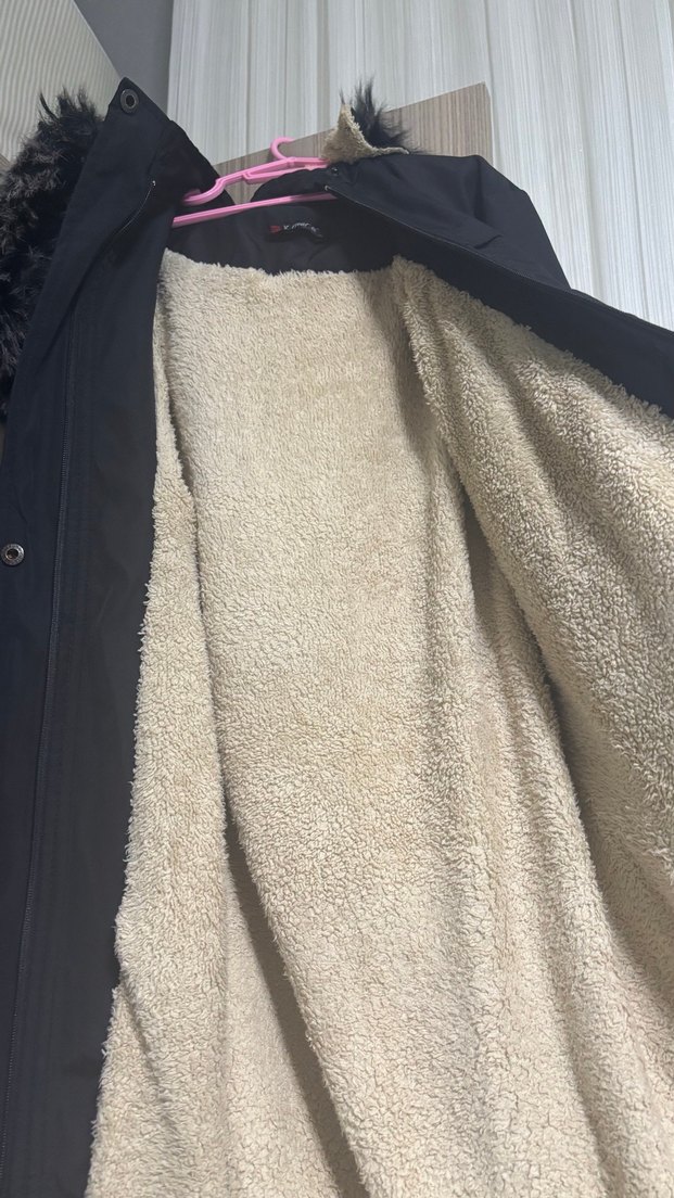 Kürklü Siyah Uzun Kadın Ceket - Görsel 4