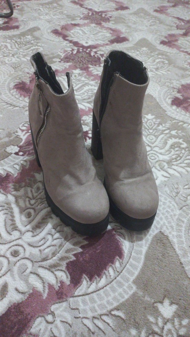 Gri Süet Fermuarlı Kadın Dolgu Topuk Bot - Görsel 4