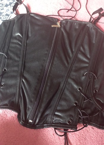 Siyah Deri Gotik Strappy Büstiyer - Görsel 2