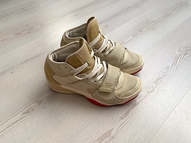 Nike Jordan Zion 2 Bej